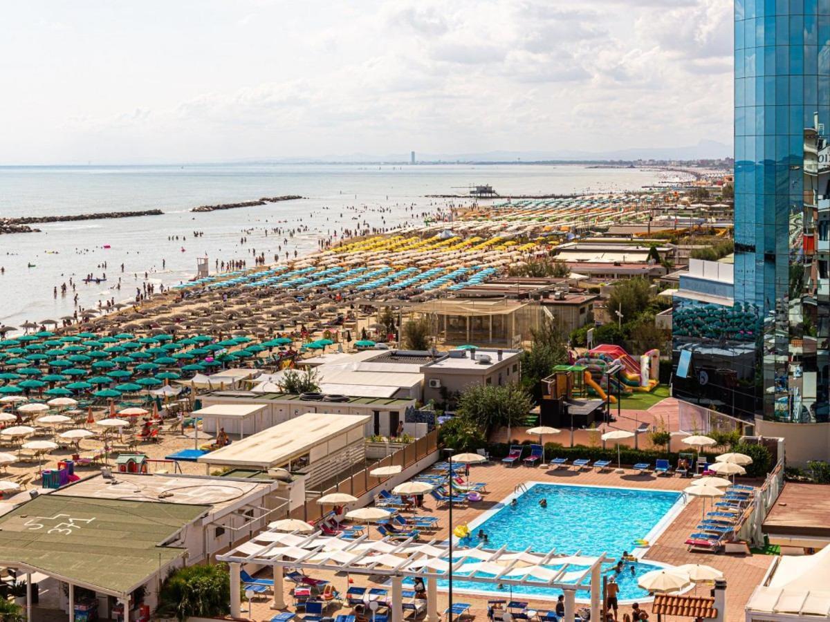 Hotel Tokio Village Lido Di Savio Exterior foto